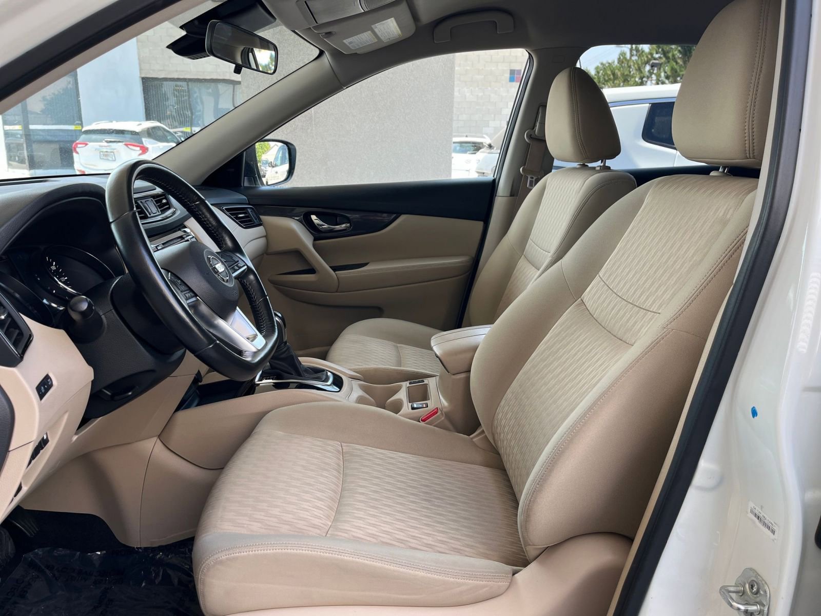 2020 Nissan Rogue SV 27