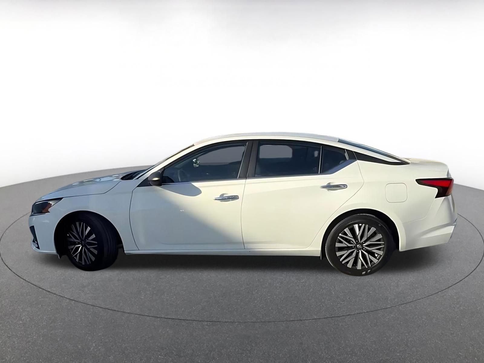 Thumbnail: 2025 Nissan Altima - 8