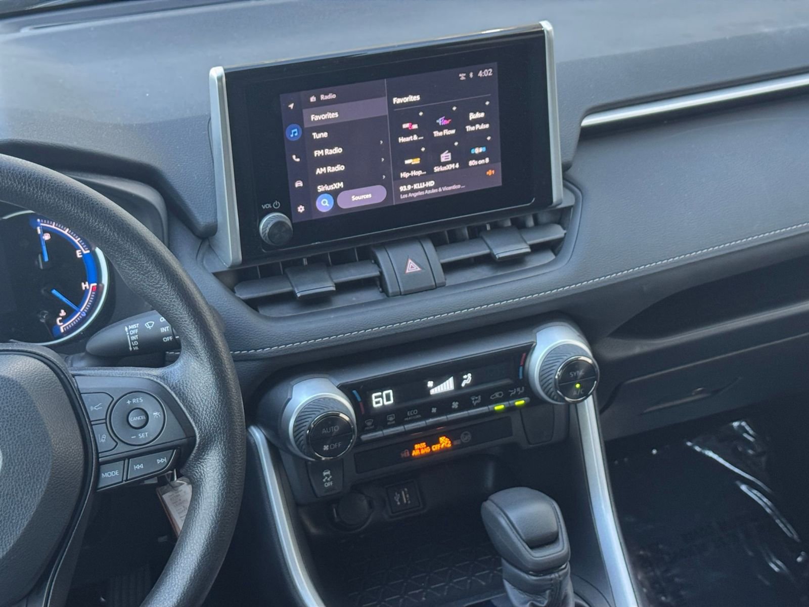 Thumbnail: 2025 Toyota RAV4 - 21