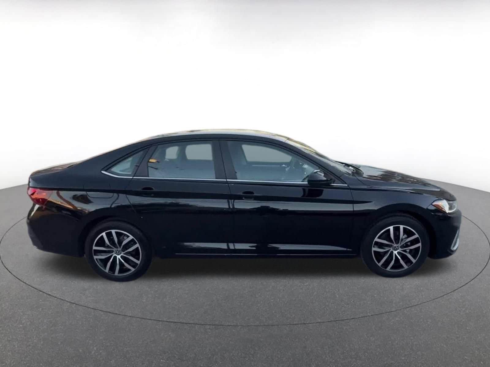 Thumbnail: 2025 Volkswagen Jetta - 16