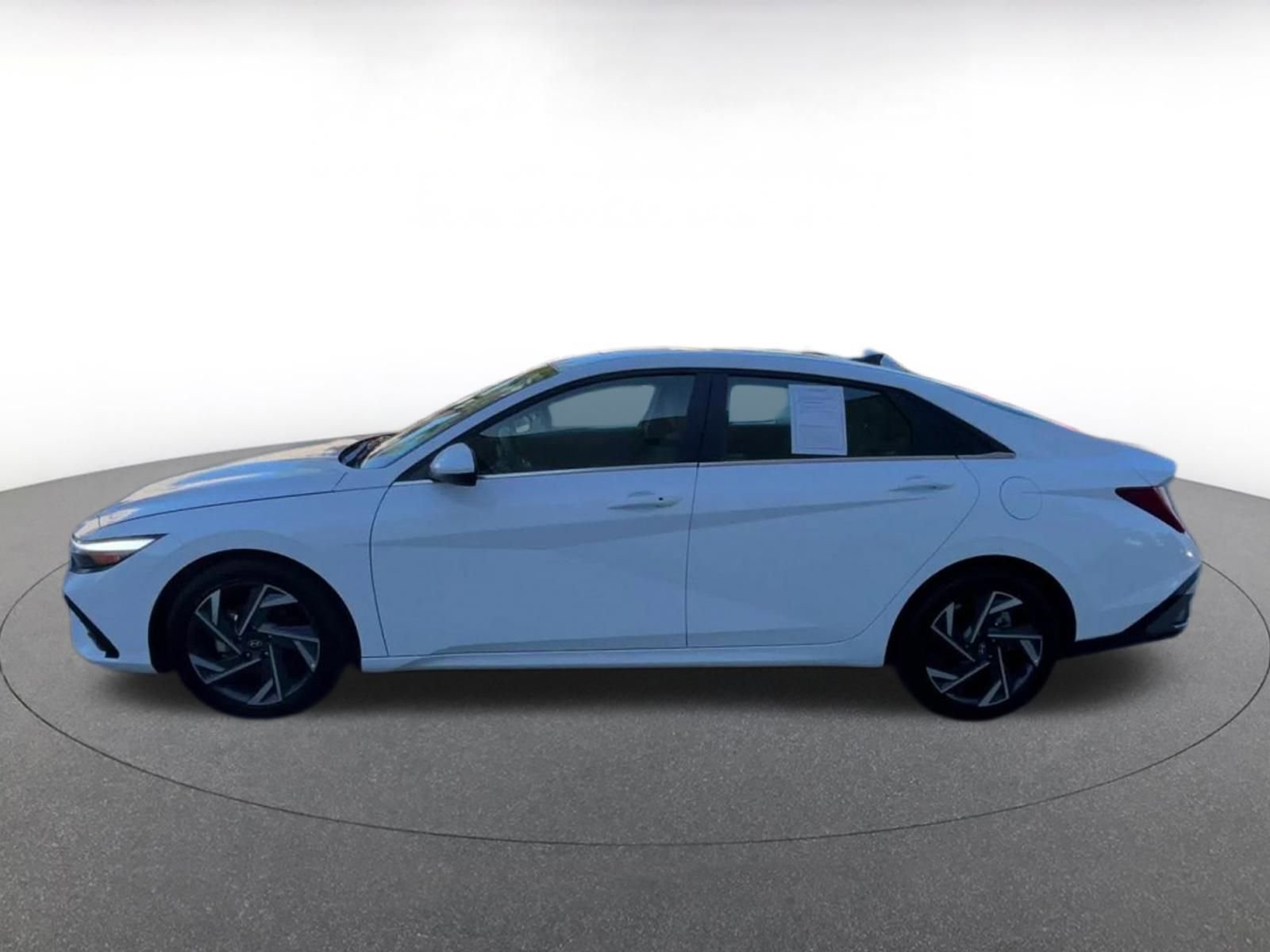 Thumbnail: 2025 Hyundai Elantra - 10