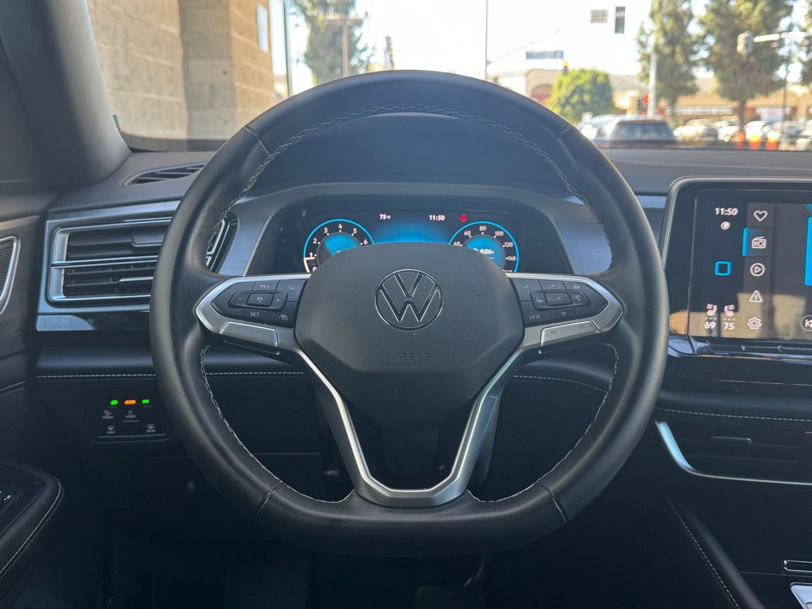 Thumbnail: 2025 Volkswagen Atlas - 28