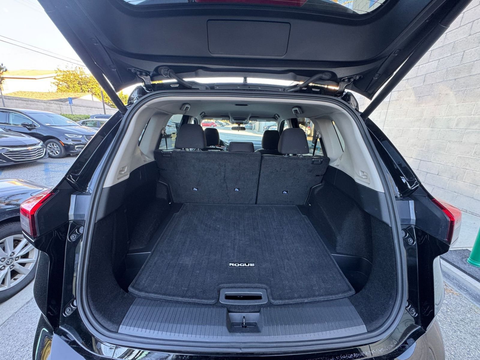 Thumbnail: 2025 Nissan Rogue - 33