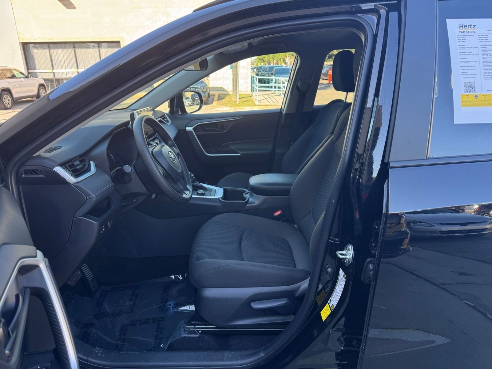 Thumbnail: 2025 Toyota RAV4 - 25