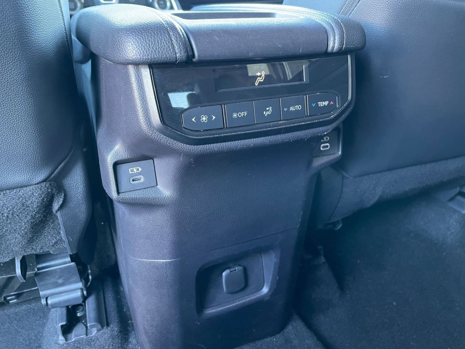 Thumbnail: 2025 Toyota Grand Highlander - 24