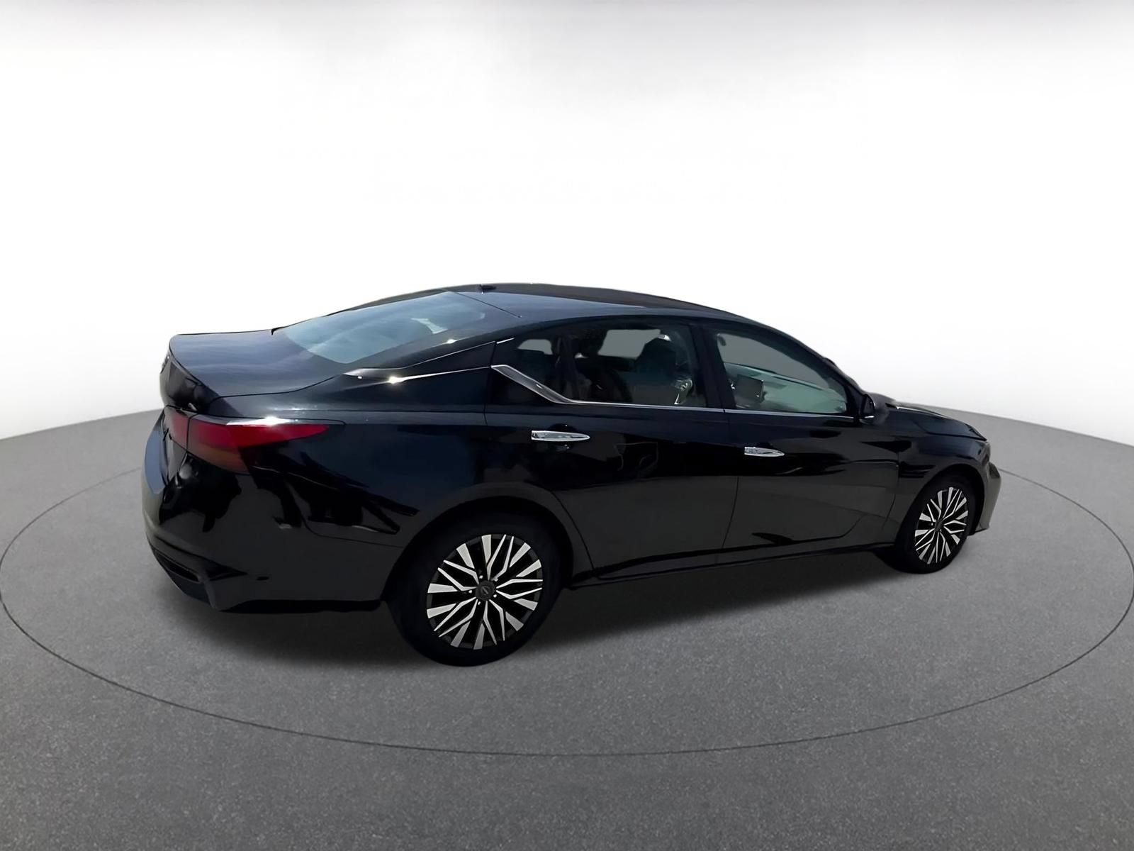 Thumbnail: 2025 Nissan Altima - 14