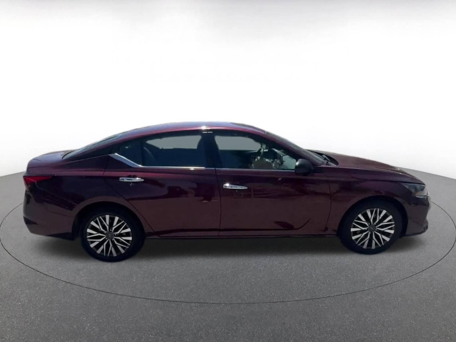 Thumbnail: 2025 Nissan Altima - 16