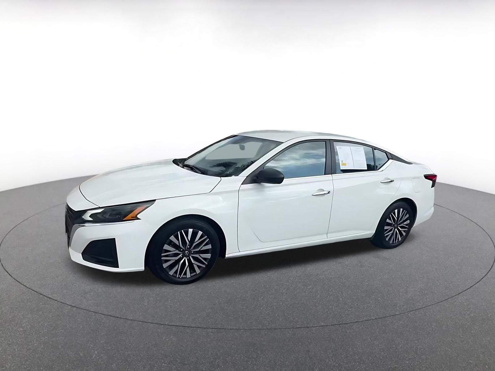 Thumbnail: 2025 Nissan Altima - 9