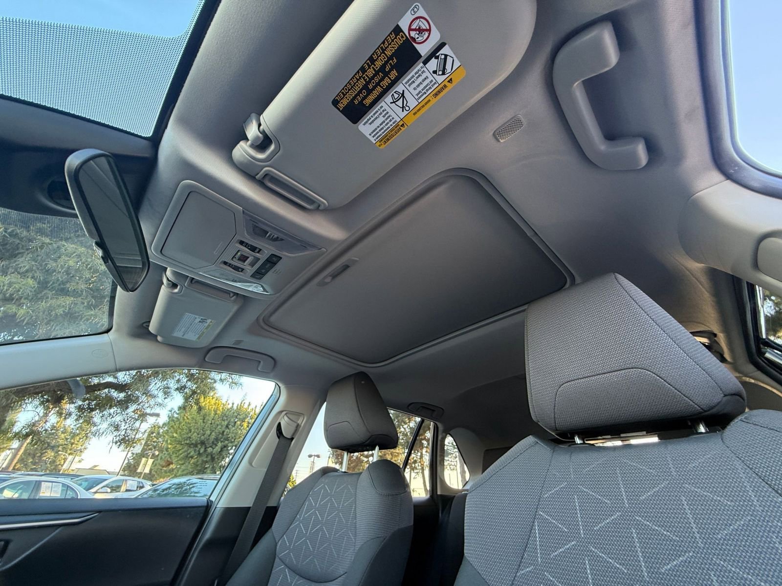 Thumbnail: 2025 Toyota RAV4 - 22