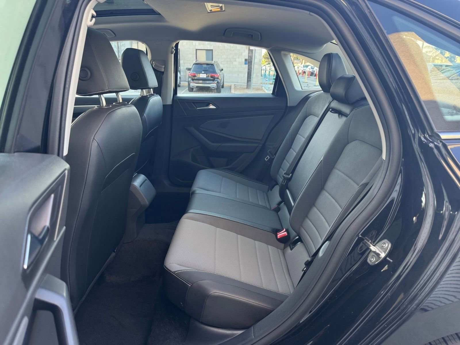 Thumbnail: 2025 Volkswagen Jetta - 24