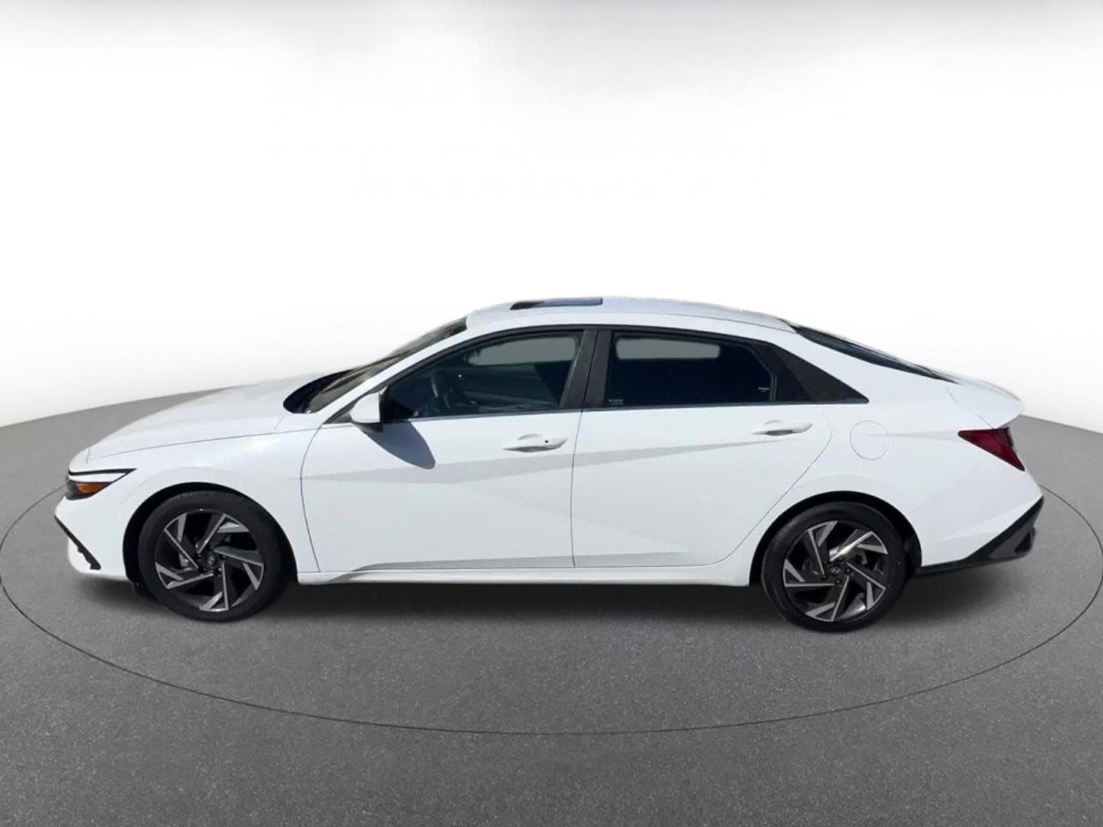 Thumbnail: 2025 Hyundai Elantra - 9