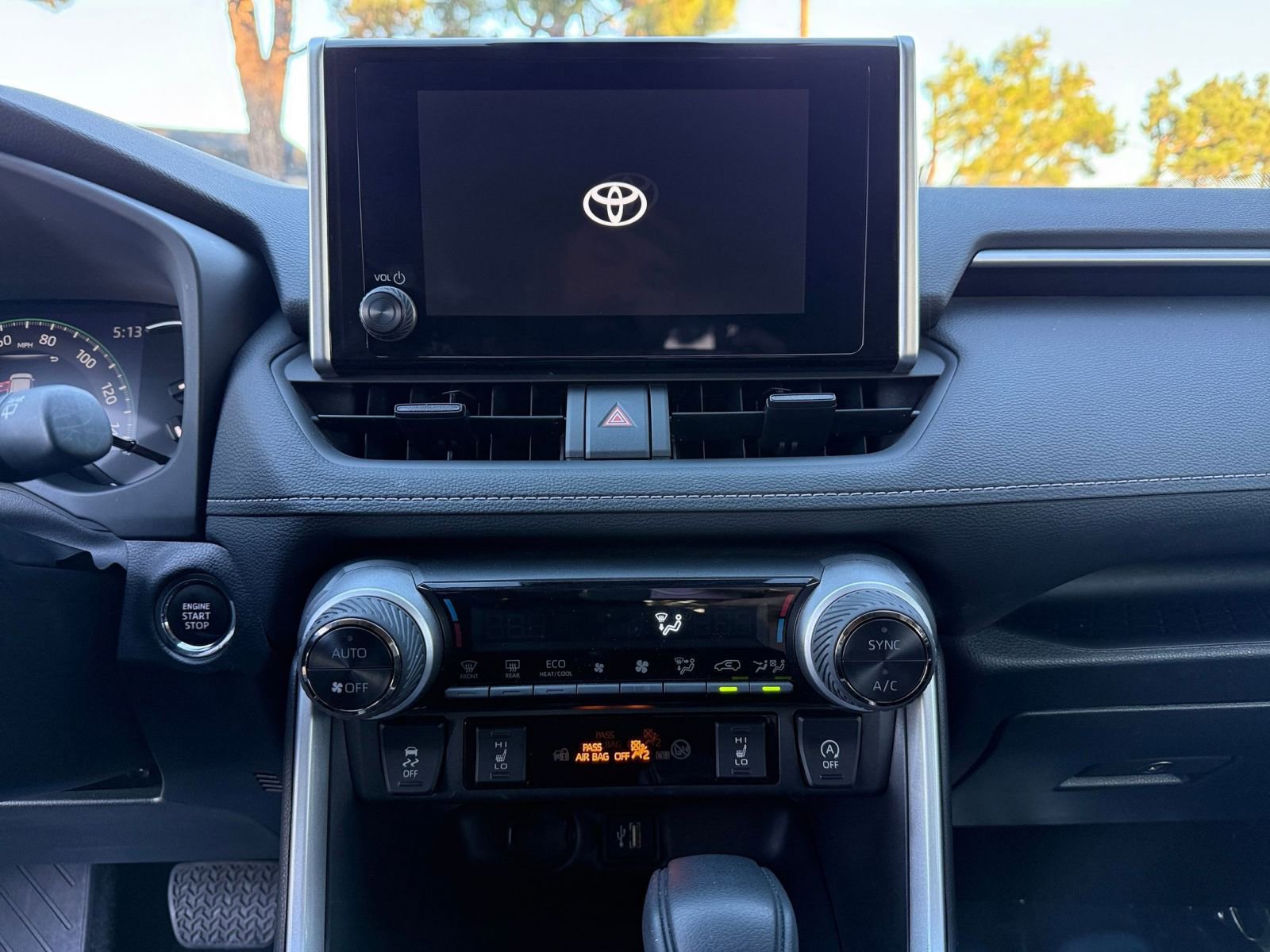 Thumbnail: 2025 Toyota RAV4 - 18