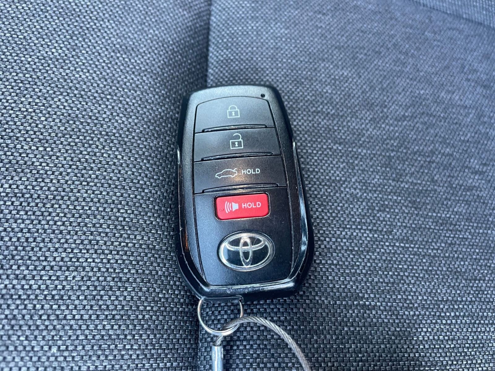 Thumbnail: 2025 Toyota Camry - 22