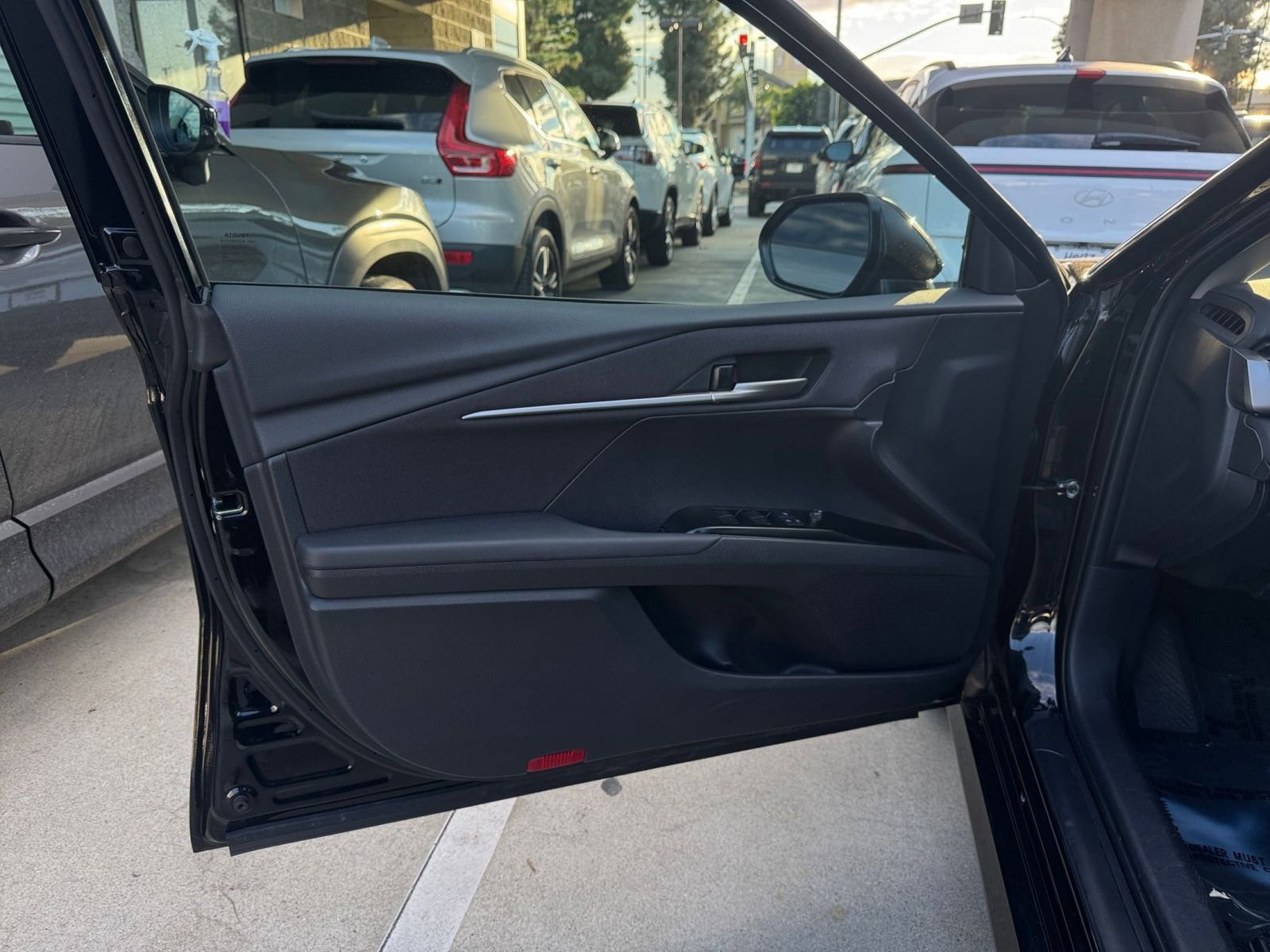 Thumbnail: 2025 Toyota Camry - 20