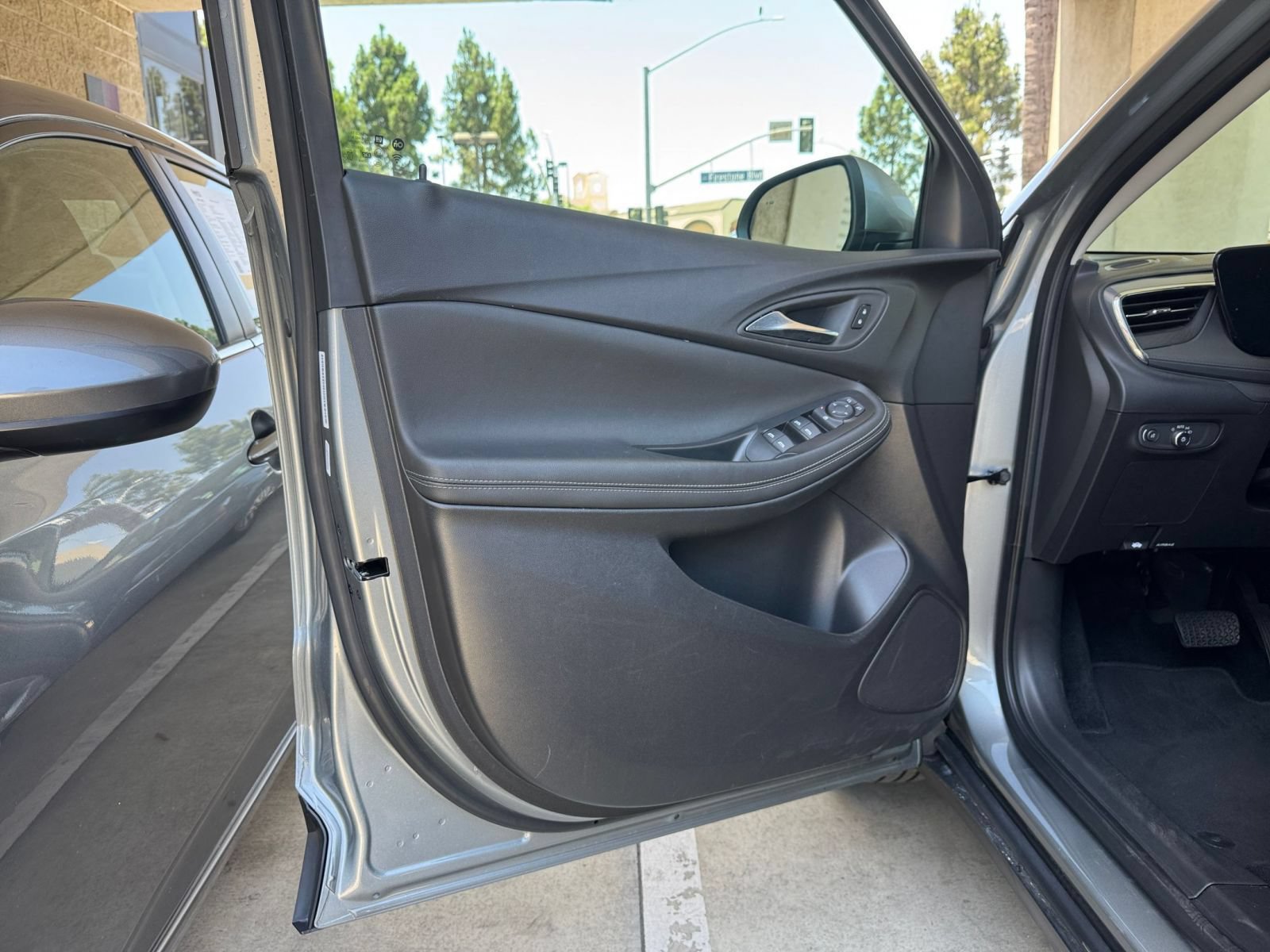 Thumbnail: 2025 Buick Encore GX - 18