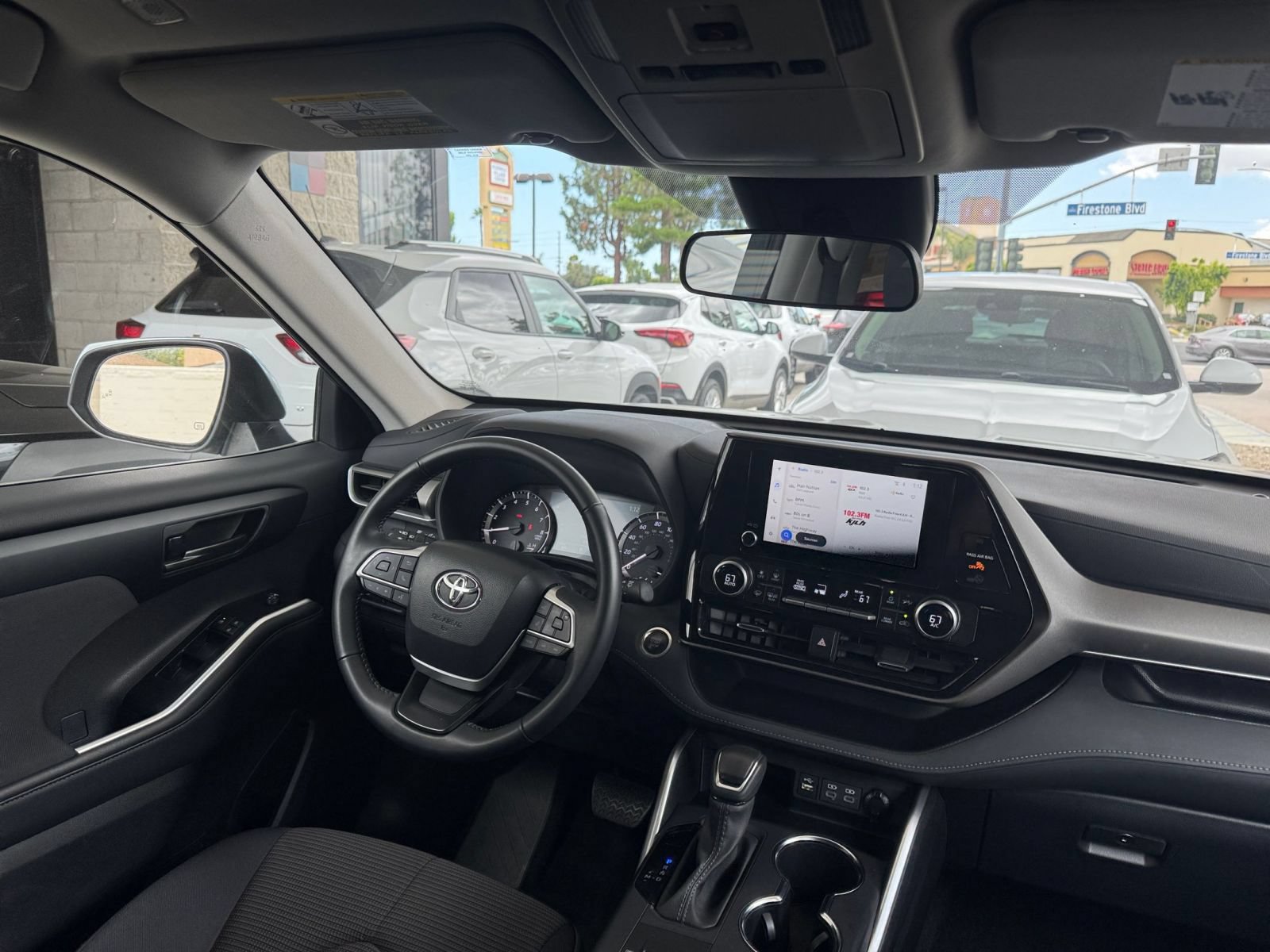 Thumbnail: 2025 Toyota Highlander - 32