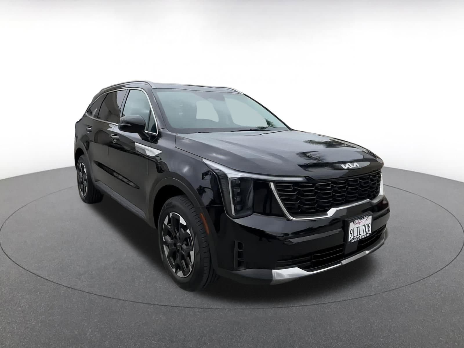2024 Kia Sorento S 3