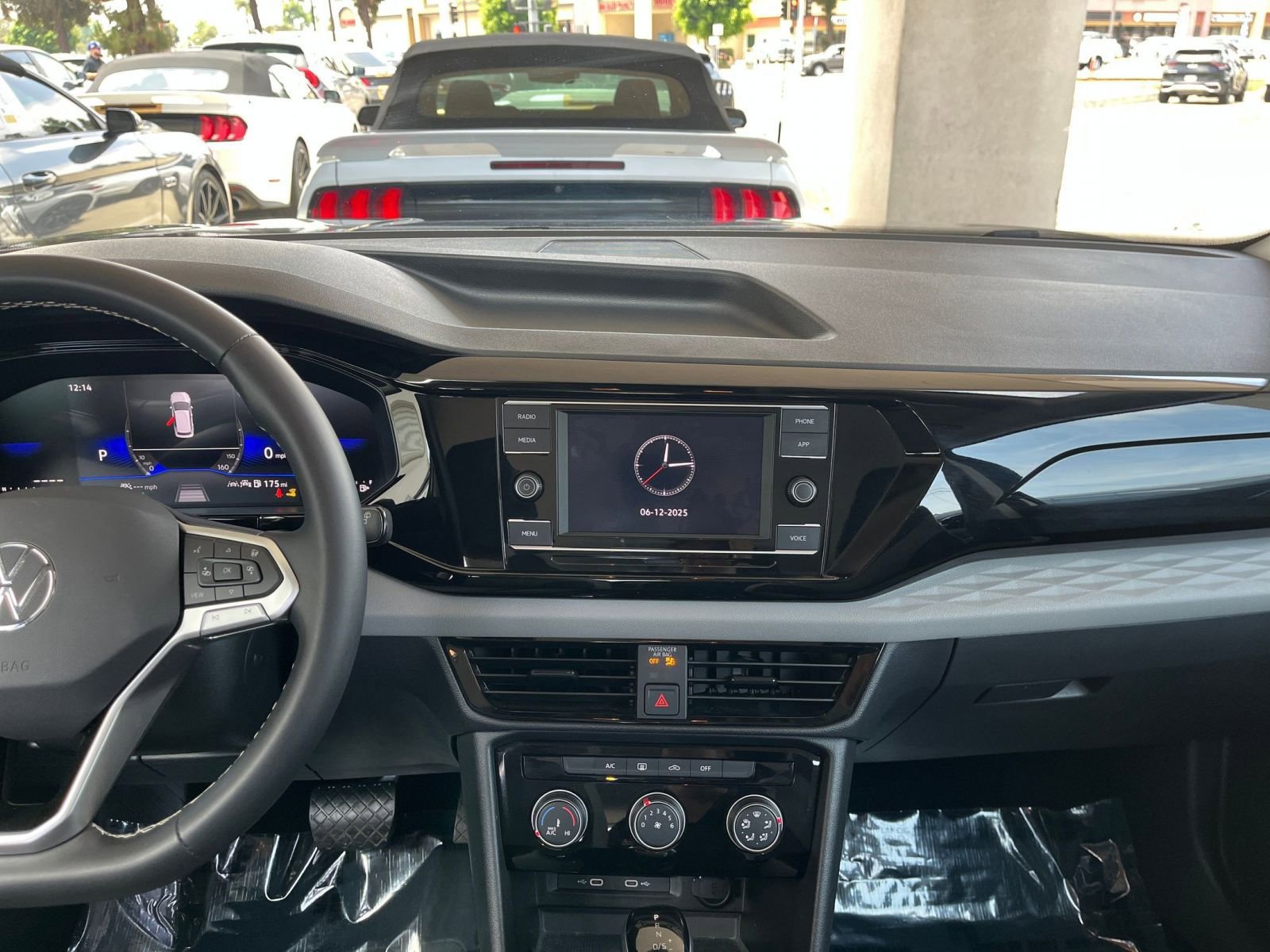 2024 Volkswagen Taos S 18