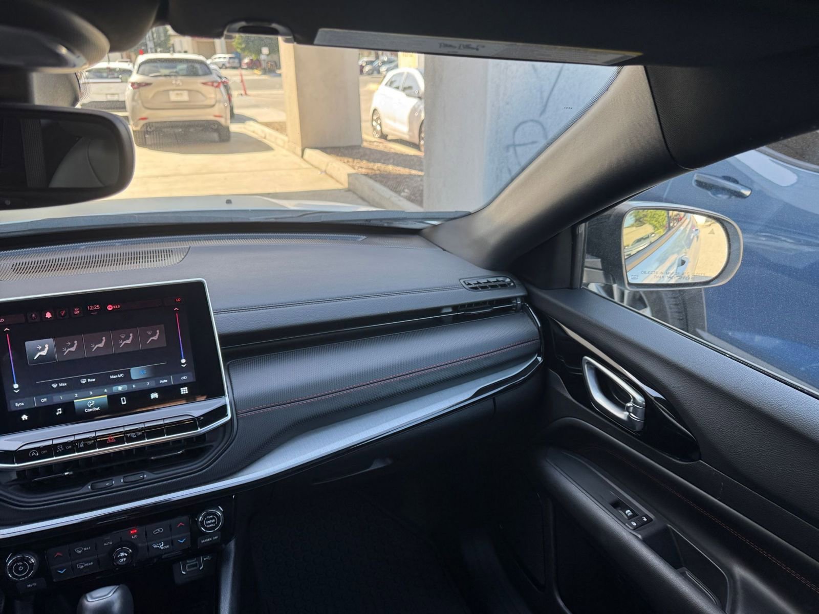 Thumbnail: 2025 Jeep Compass - 34