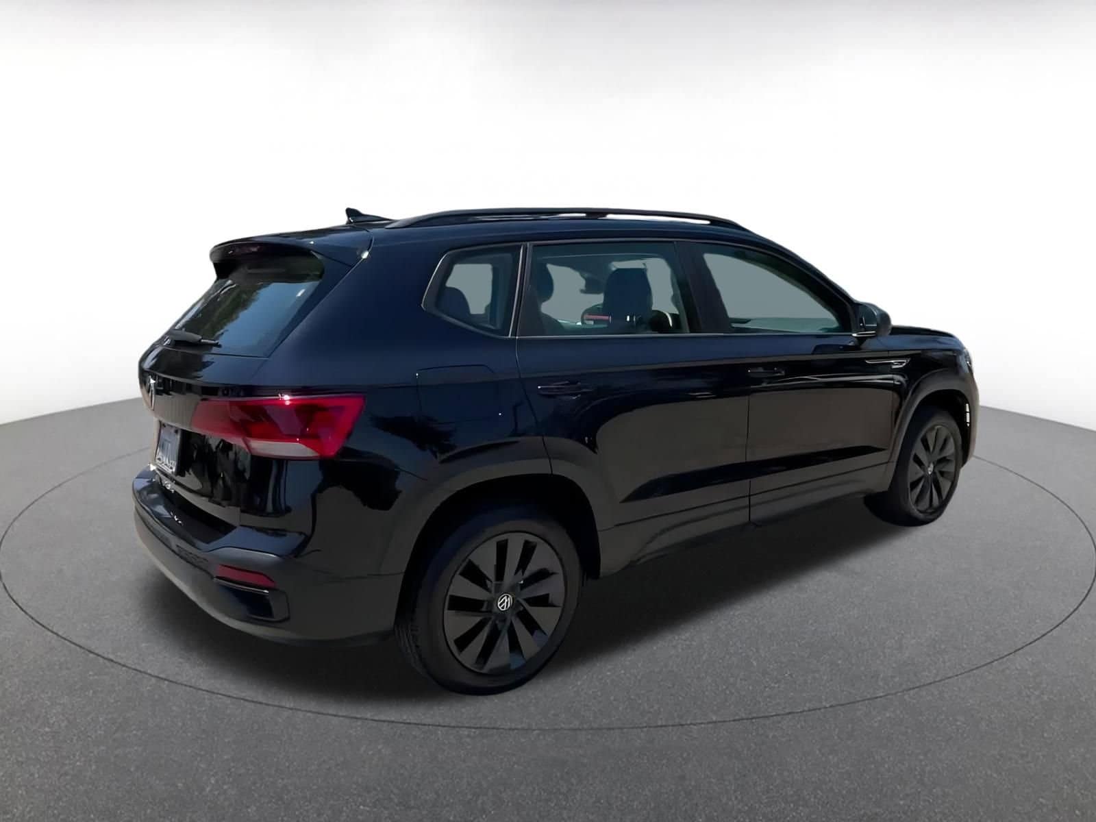 Thumbnail: 2024 Volkswagen Taos - 15