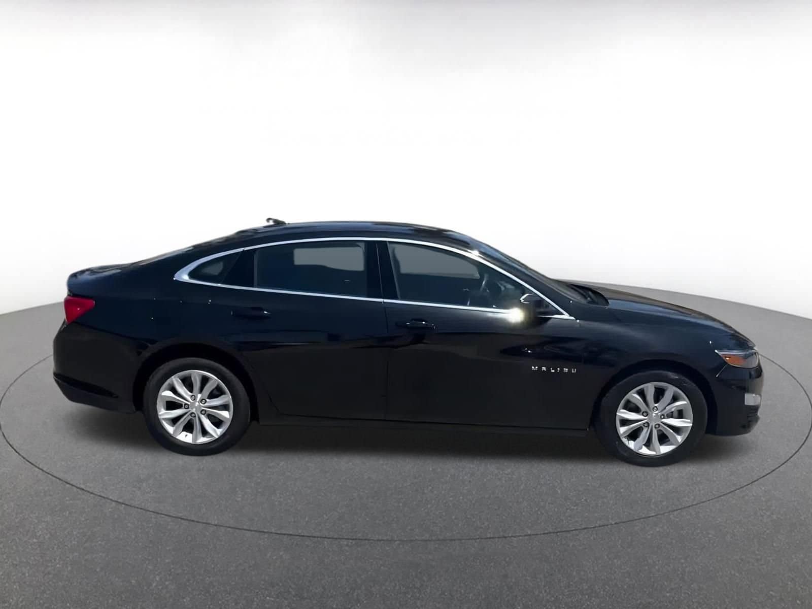 Thumbnail: 2024 Chevrolet Malibu - 16