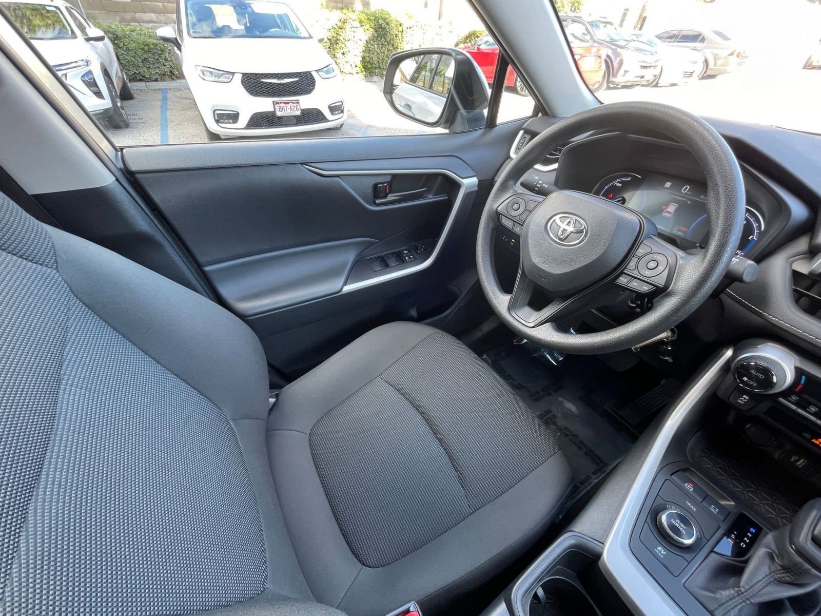 Thumbnail: 2025 Toyota RAV4 - 34