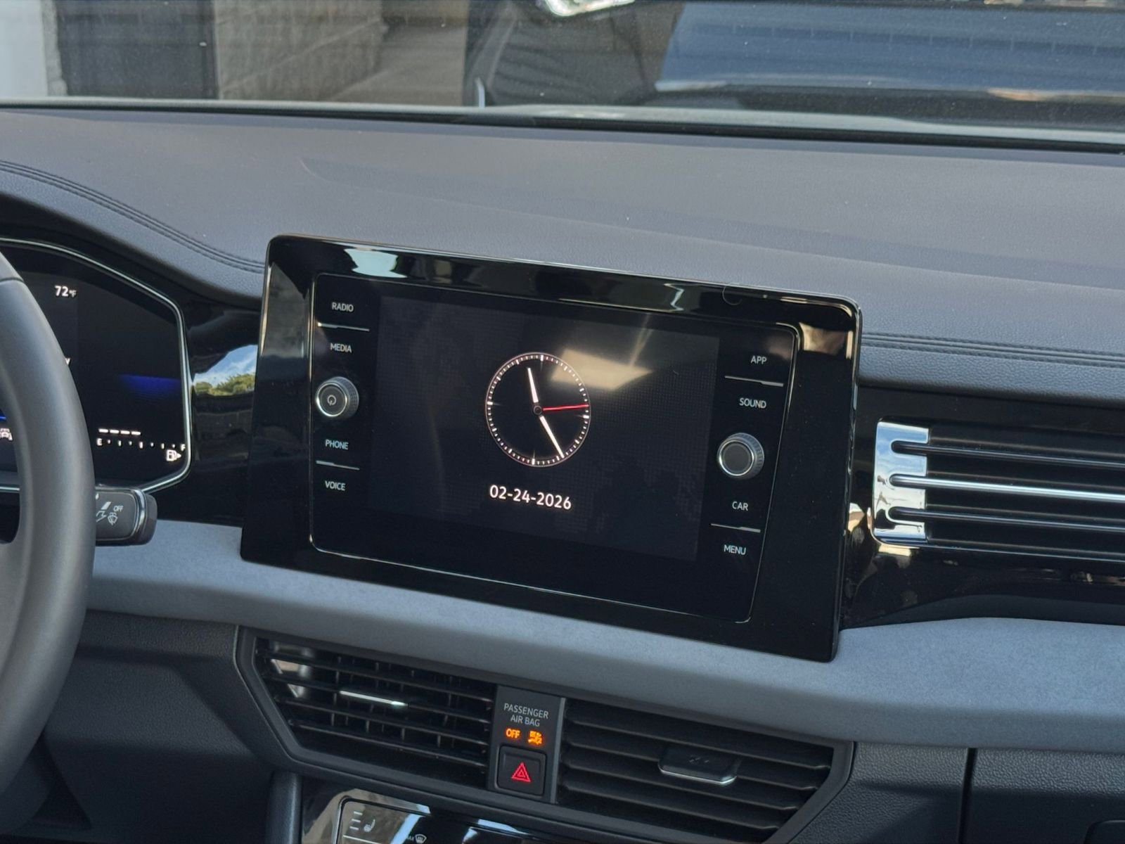 Thumbnail: 2025 Volkswagen Jetta - 17