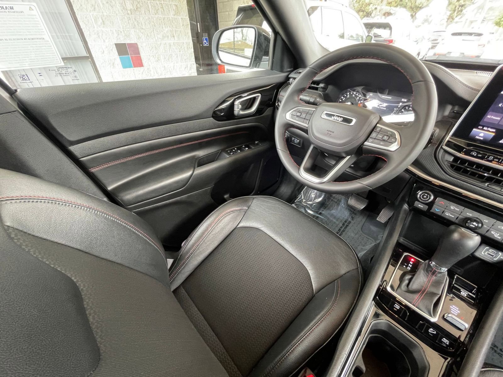 Thumbnail: 2025 Jeep Compass - 34