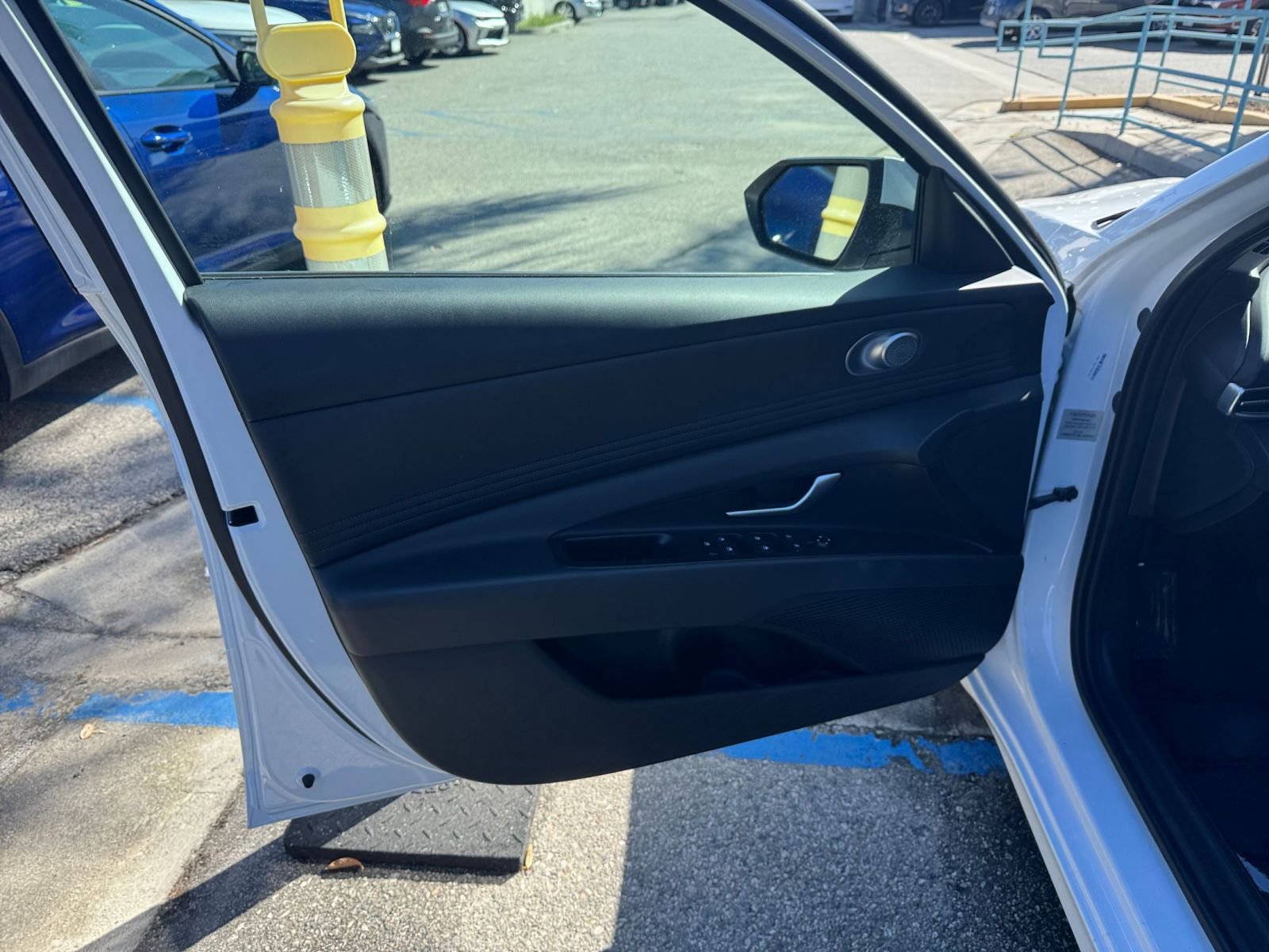 Thumbnail: 2025 Hyundai Elantra - 18