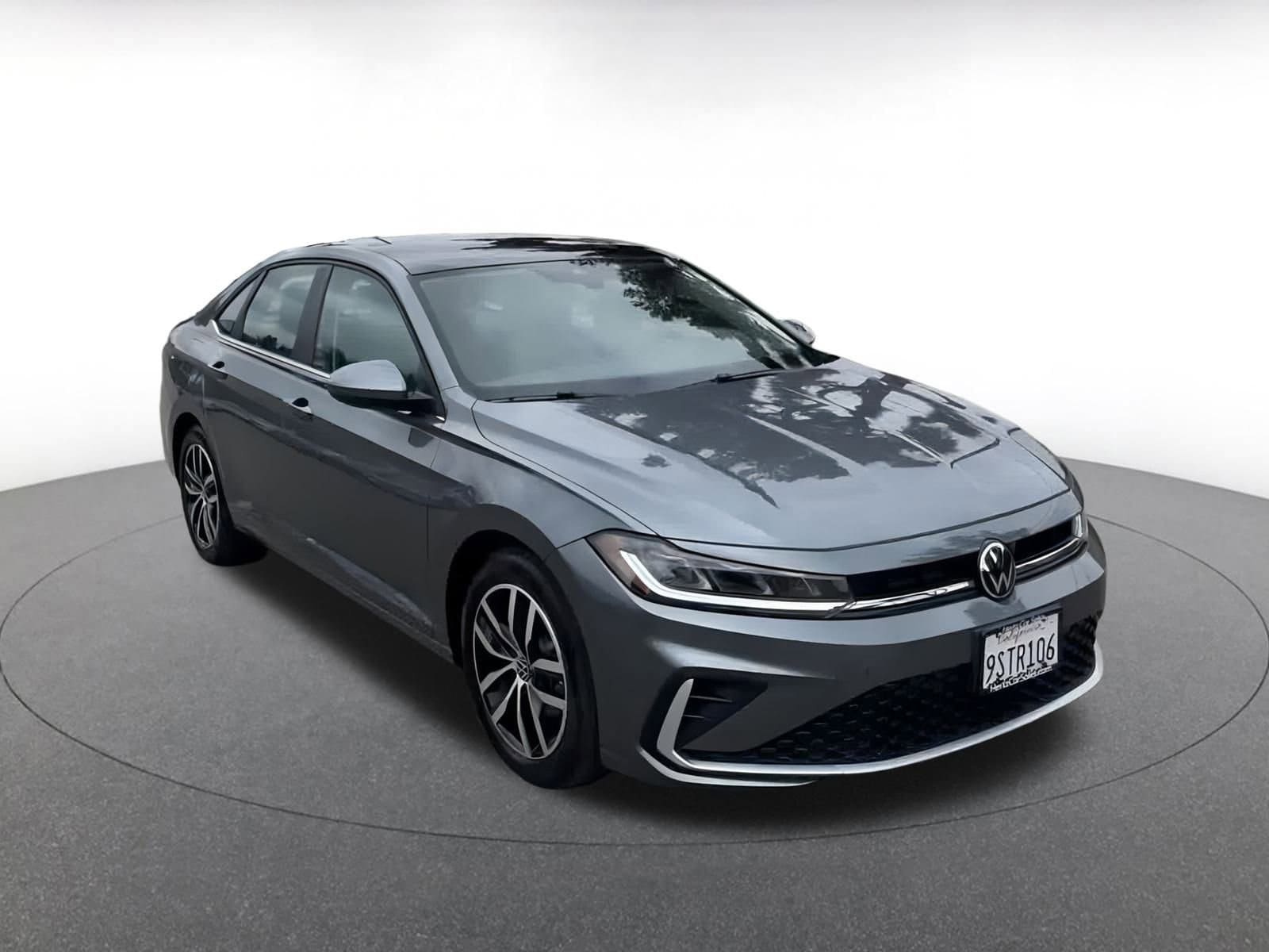 Thumbnail: 2025 Volkswagen Jetta - 3