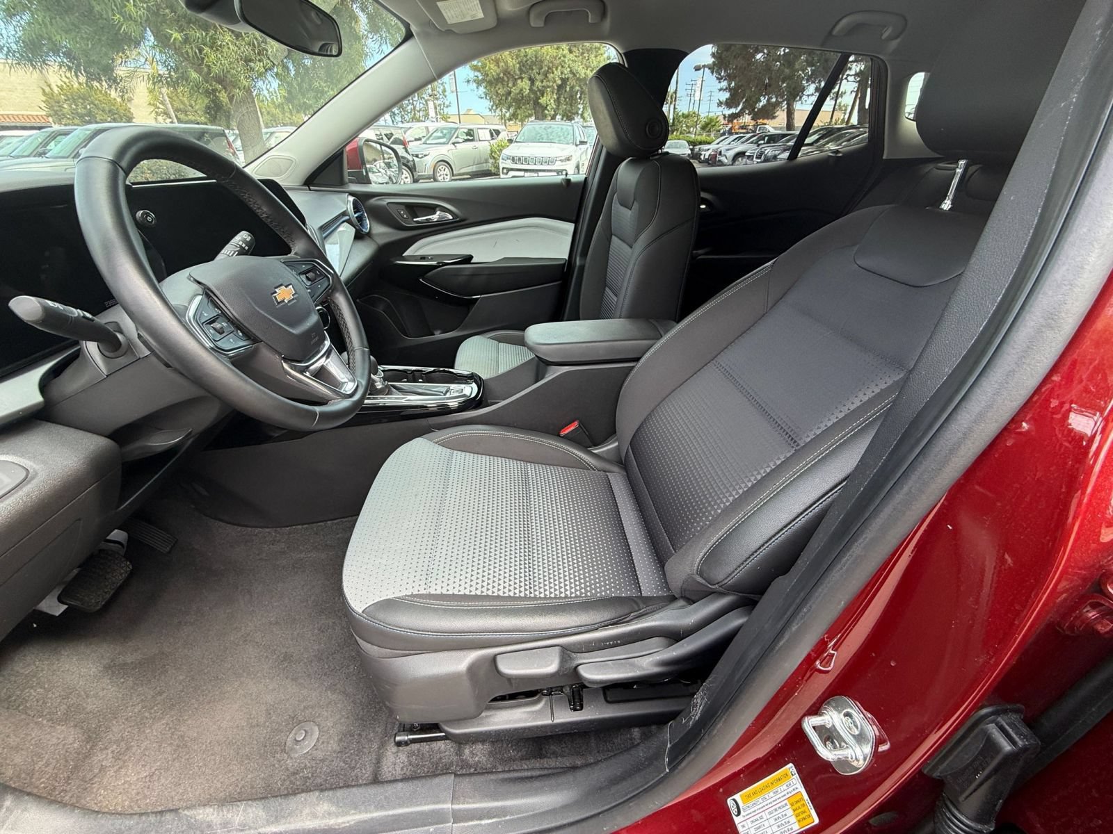 Thumbnail: 2025 Chevrolet Trax - 24