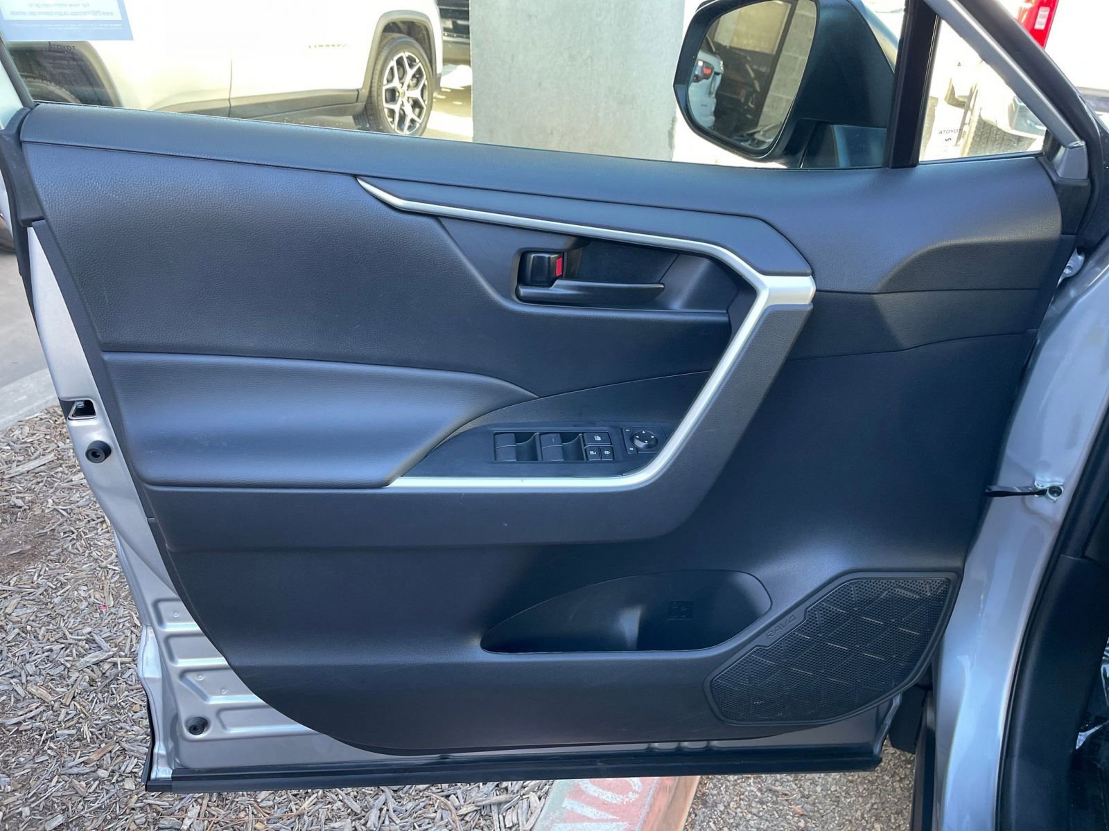 Thumbnail: 2025 Toyota RAV4 - 20