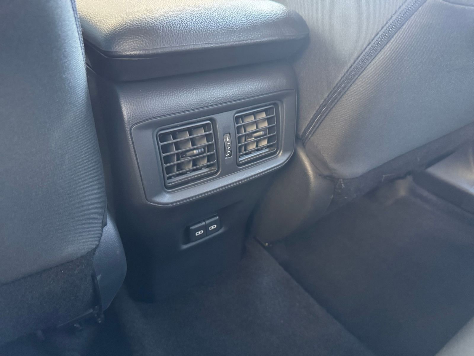 Thumbnail: 2025 Toyota RAV4 - 23