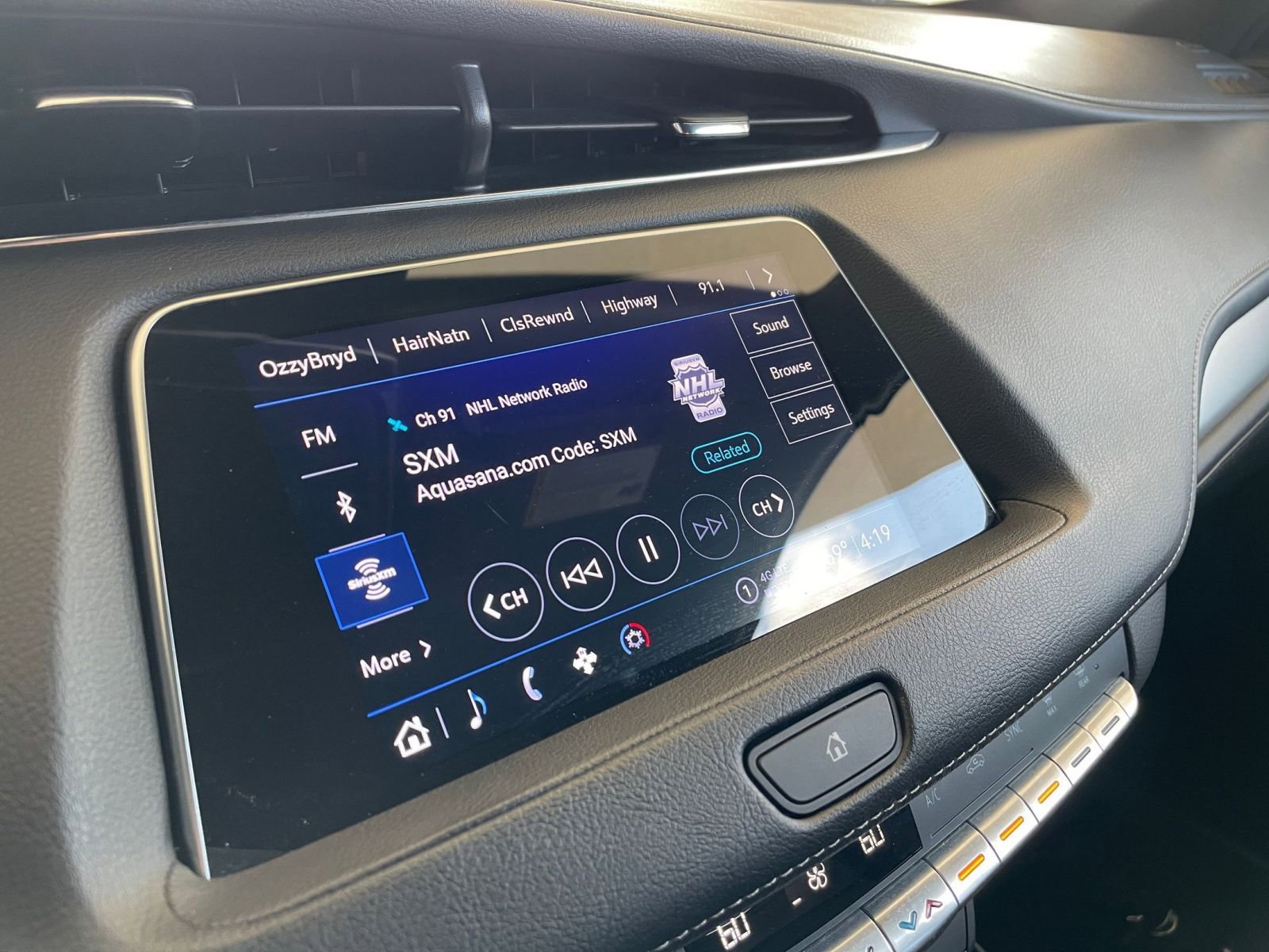 Thumbnail: 2023 Cadillac XT4 - 21