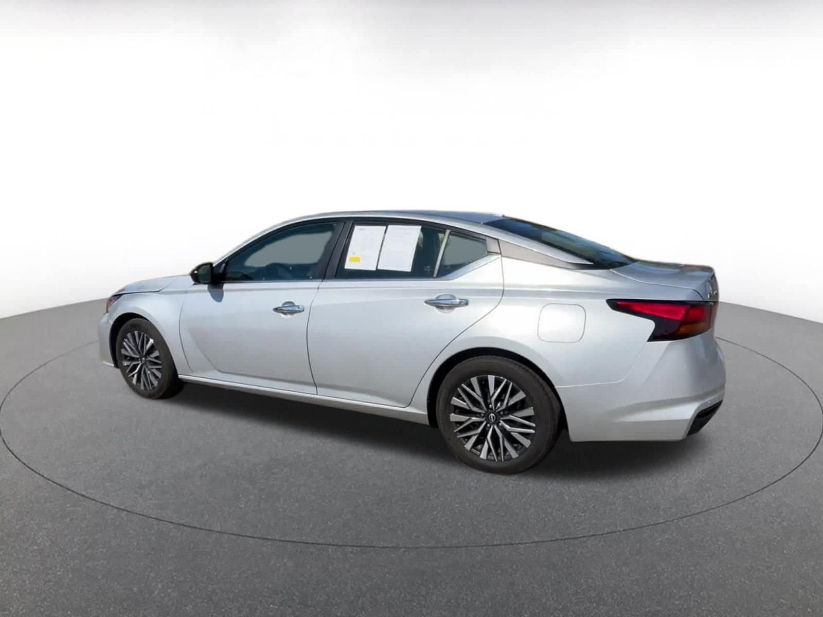 Thumbnail: 2024 Nissan Altima - 10