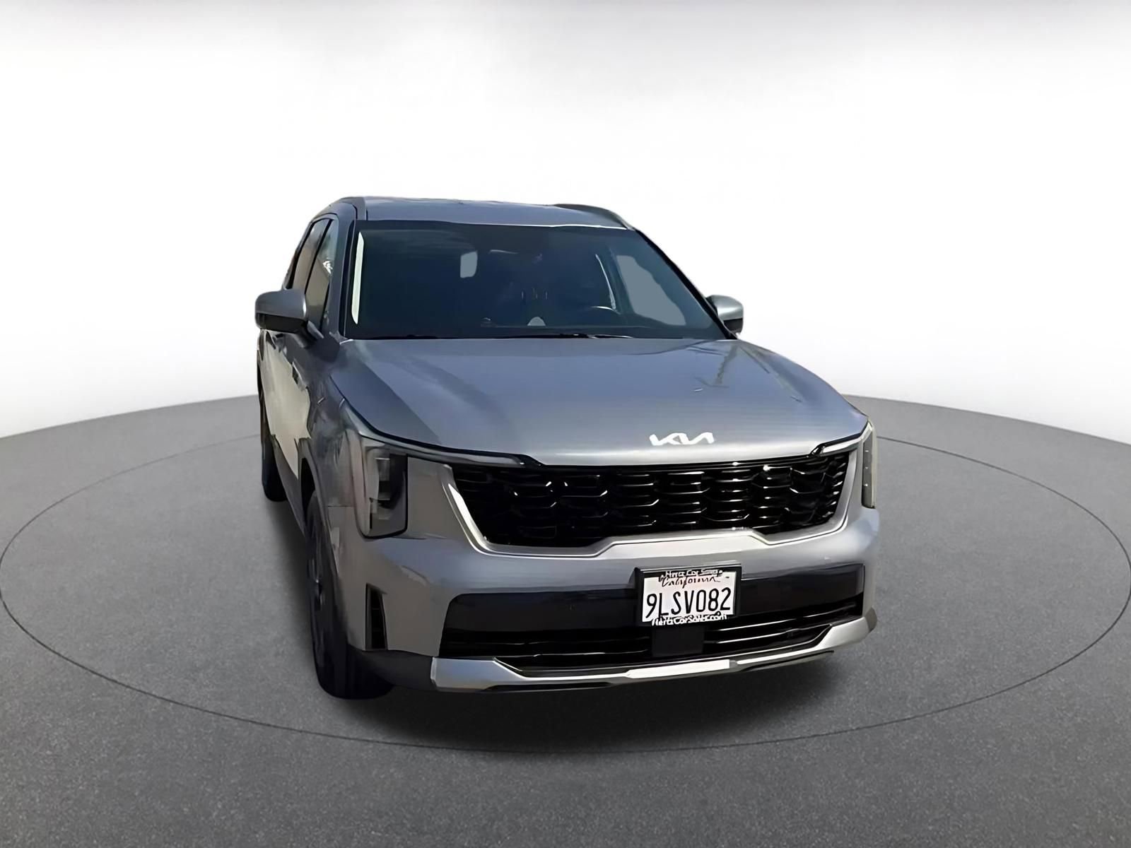 Thumbnail: 2024 Kia Sorento - 3