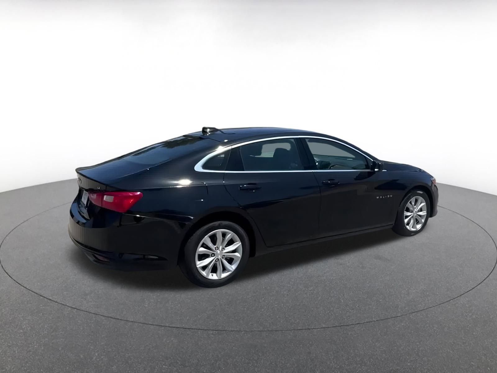 Thumbnail: 2024 Chevrolet Malibu - 15