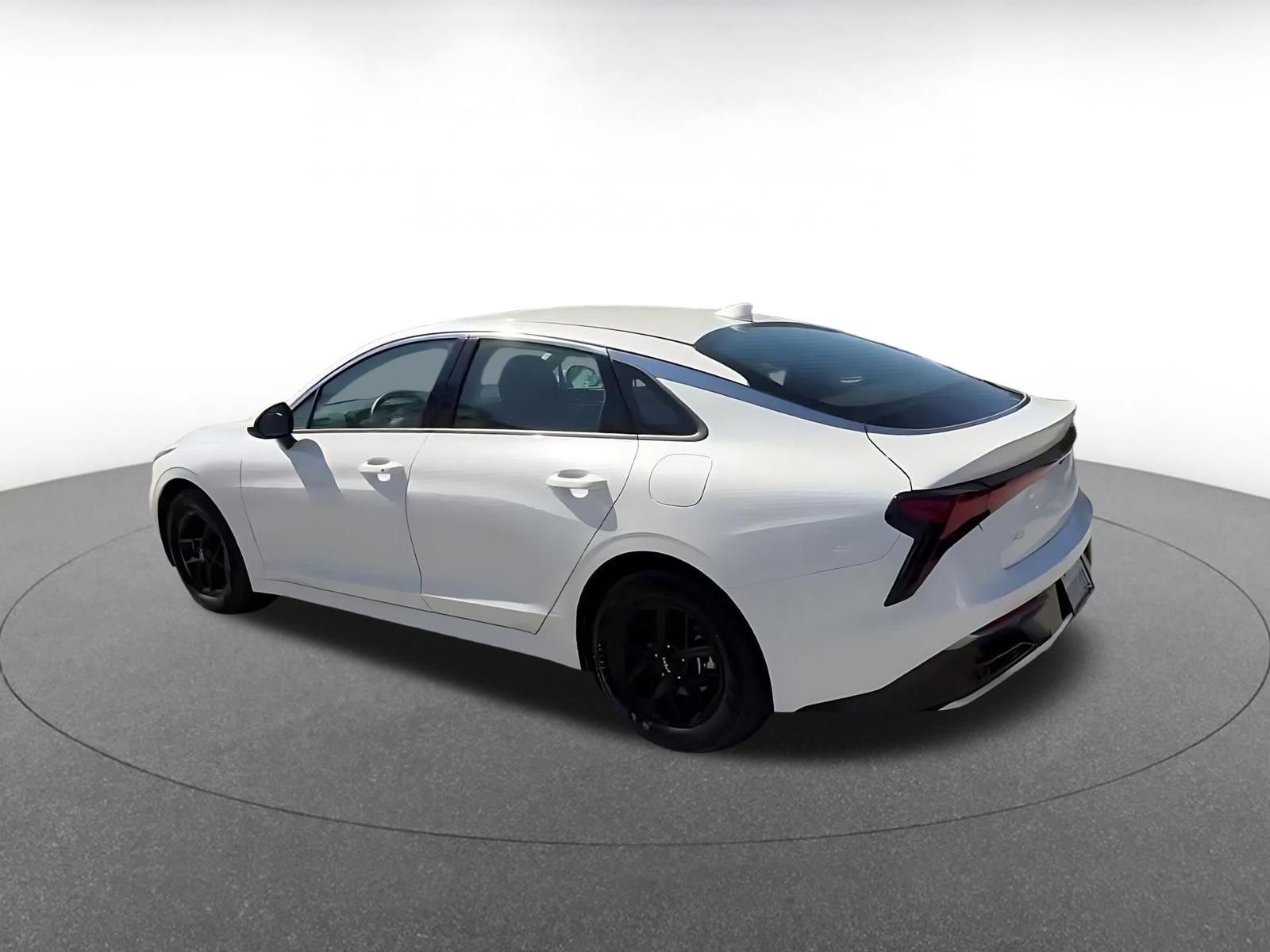 Thumbnail: 2025 Kia K5 - 10