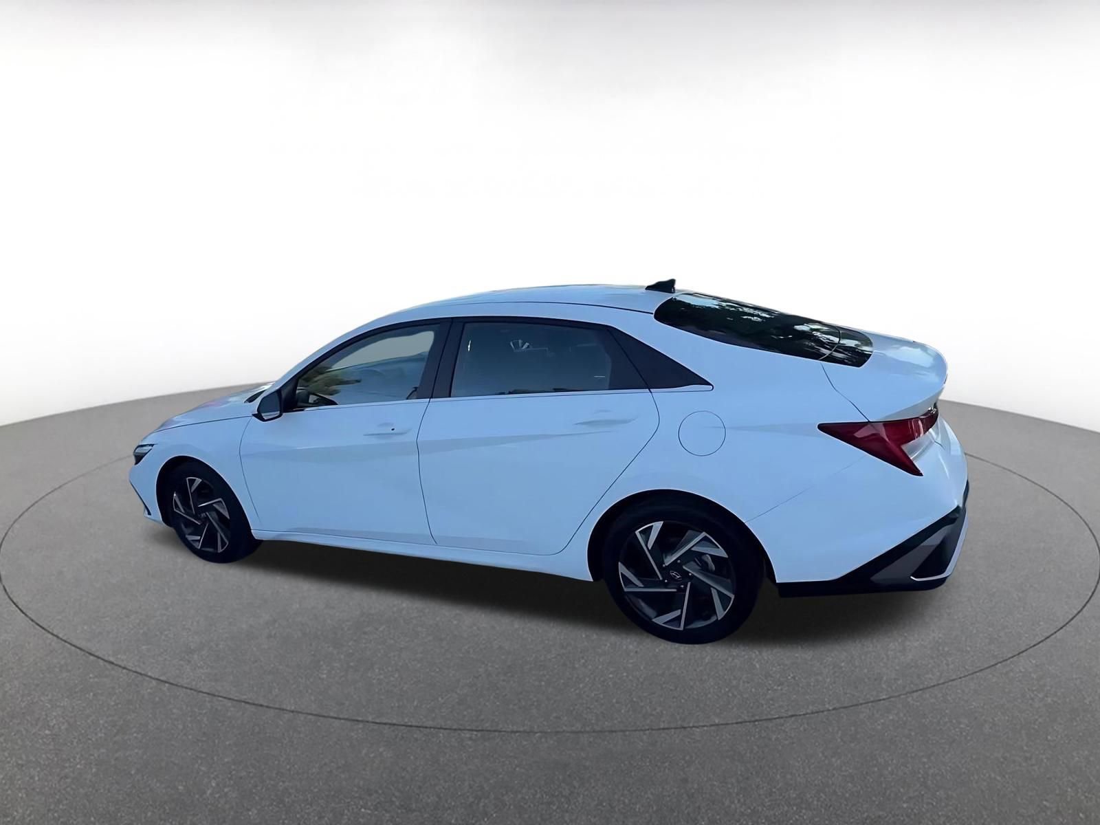 Thumbnail: 2025 Hyundai Elantra - 11