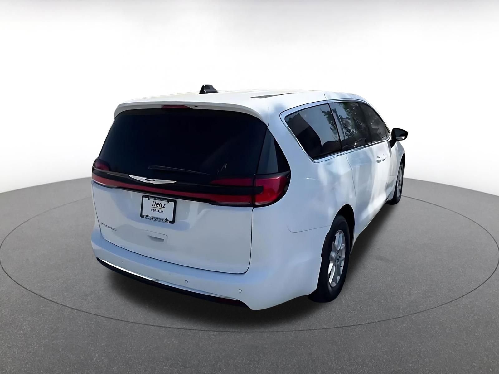 Thumbnail: 2025 Chrysler Pacifica - 14