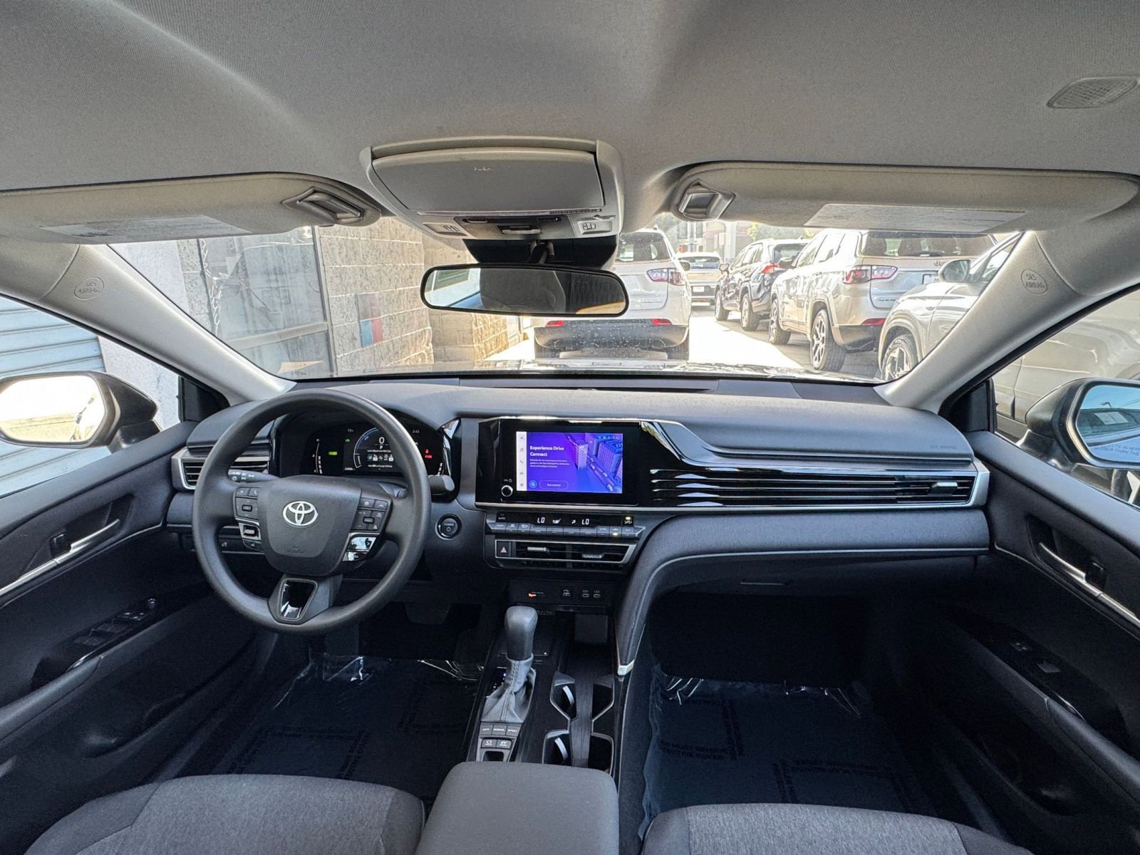 Thumbnail: 2025 Toyota Camry - 32