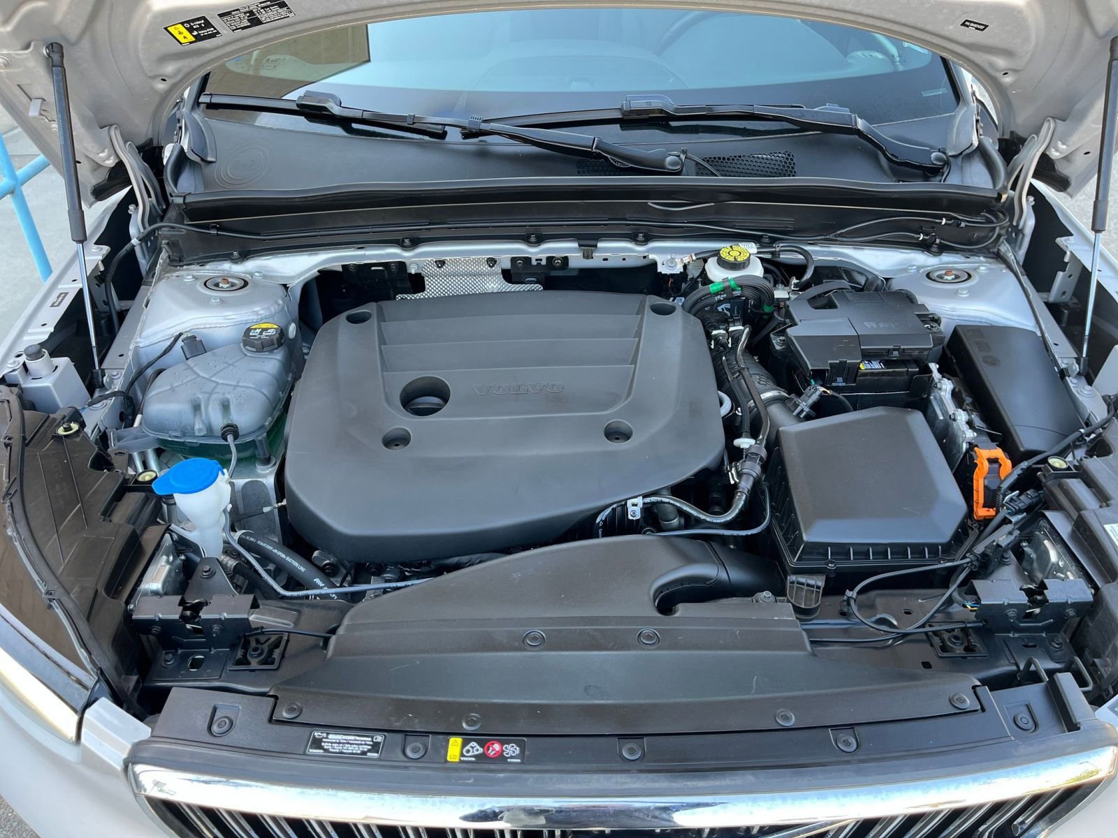 Thumbnail: 2024 Volvo XC40 - 32