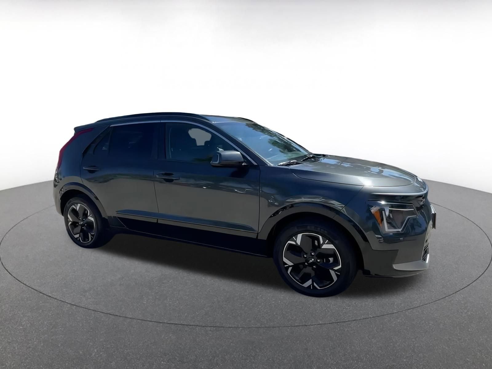 Thumbnail: 2023 Kia Niro - 2