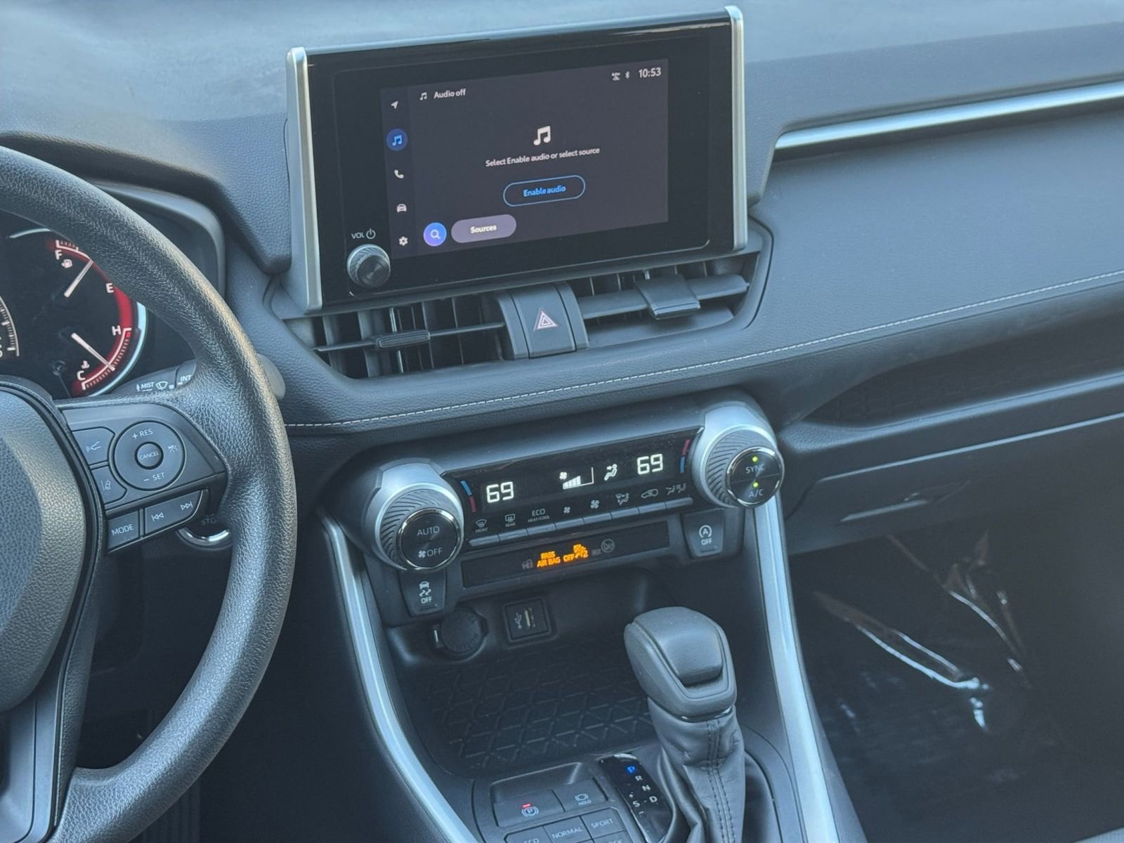 Thumbnail: 2025 Toyota RAV4 - 21