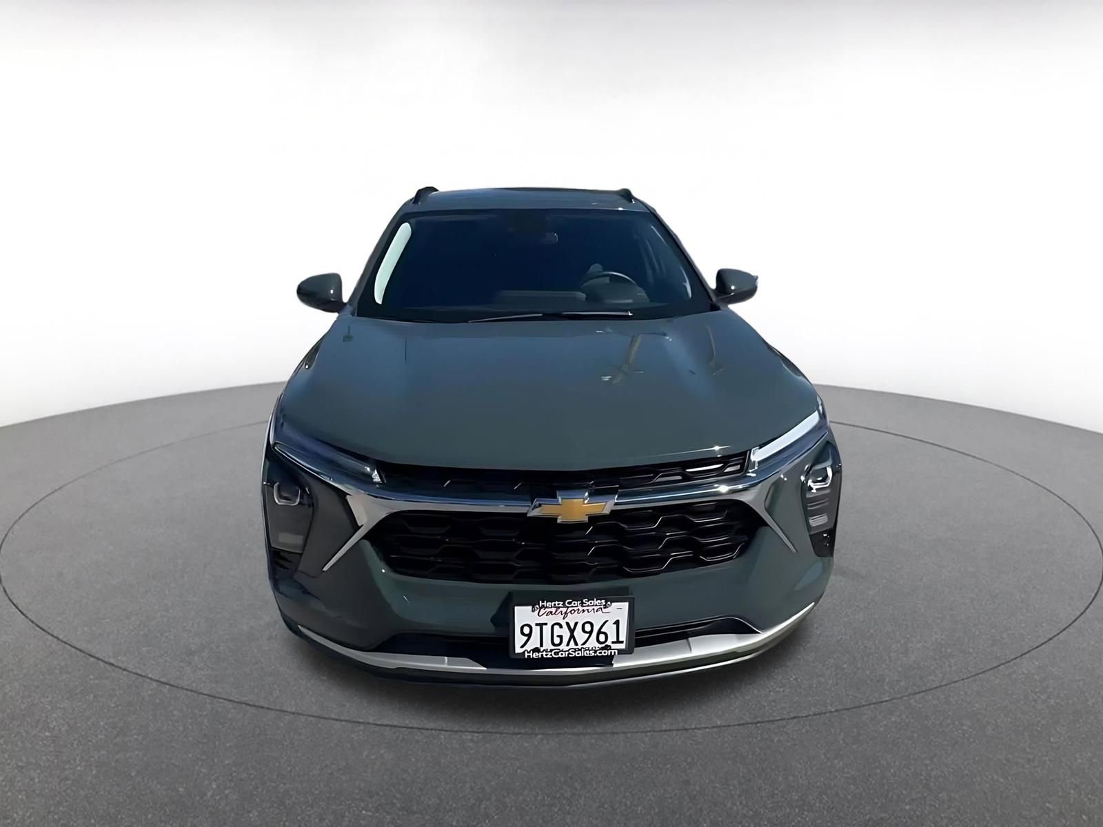 Thumbnail: 2025 Chevrolet Trax - 4