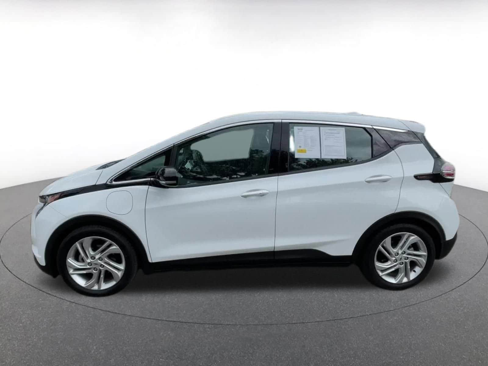 Thumbnail: 2023 Chevrolet Bolt EV - 9