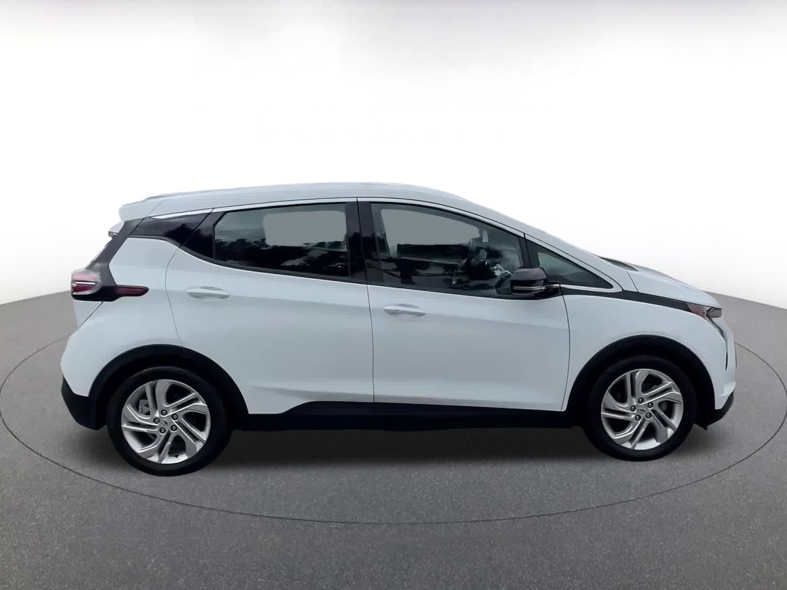 Thumbnail: 2023 Chevrolet Bolt EV - 16