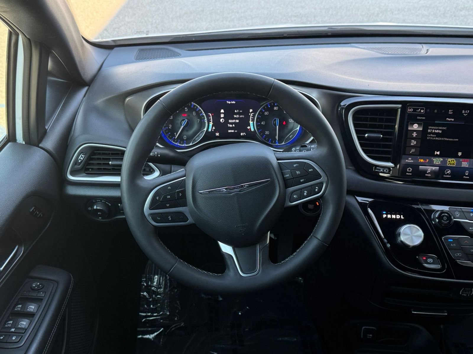 Thumbnail: 2025 Chrysler Pacifica - 30