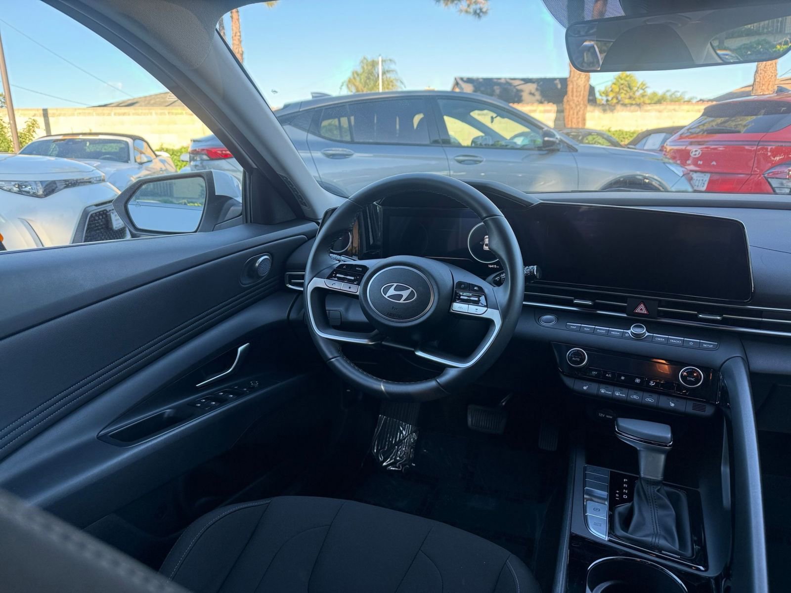 Thumbnail: 2025 Hyundai Elantra - 30