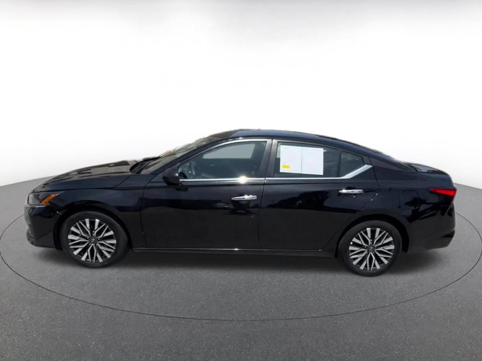 Thumbnail: 2025 Nissan Altima - 8